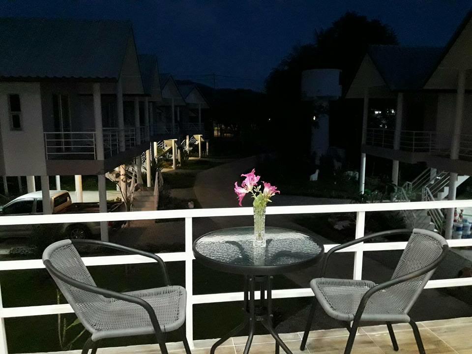 Baan Suan Geb Tawan Hotel ลพบุรี ภายนอก รูปภาพ
