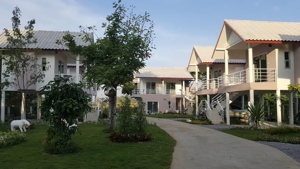Baan Suan Geb Tawan Hotel ลพบุรี ภายนอก รูปภาพ