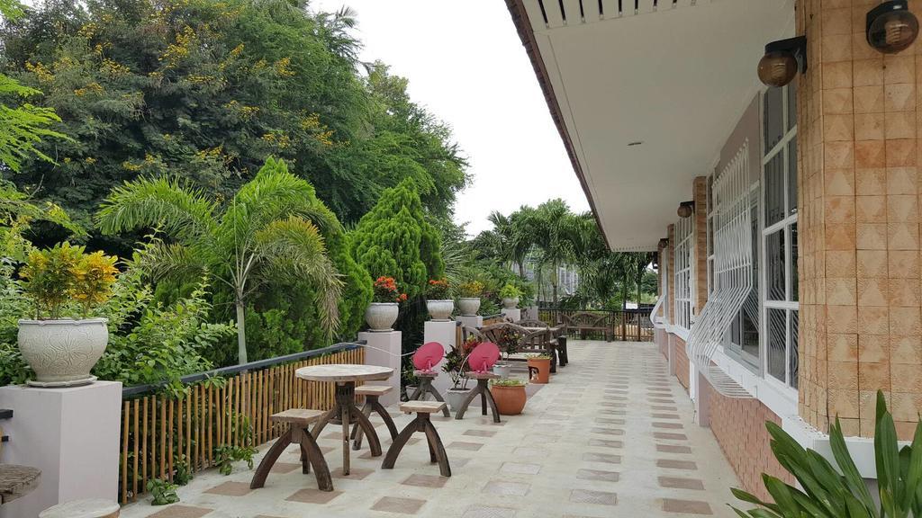 Baan Suan Geb Tawan Hotel ลพบุรี ภายนอก รูปภาพ